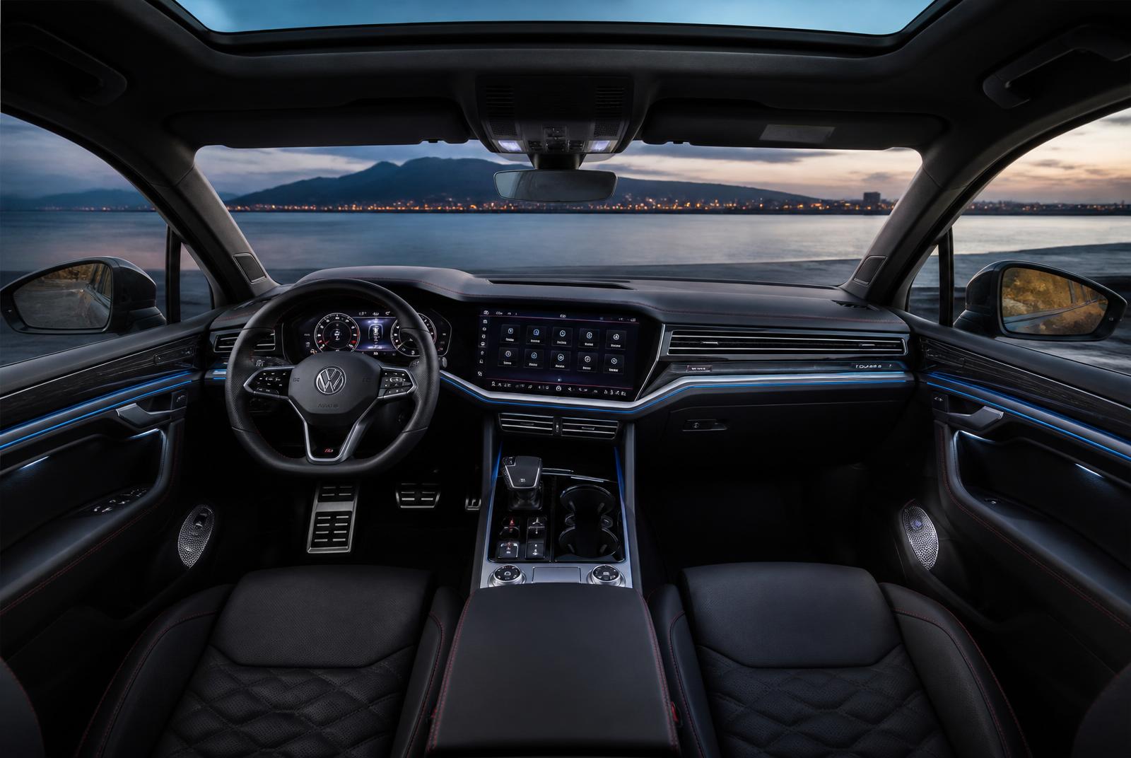 Volkswagen Touareg thumbnail 2